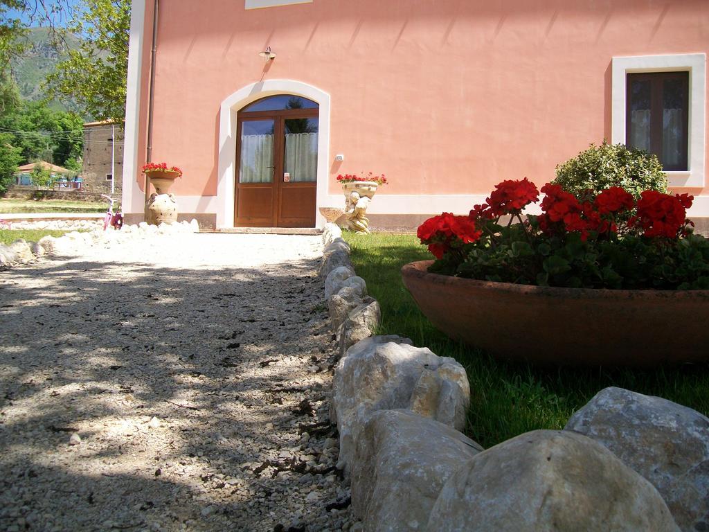 Agriturismo La Palazza 살라 콘실리나 외부 사진