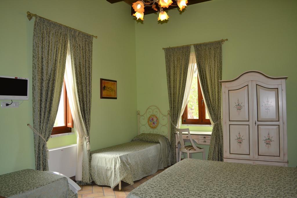 Agriturismo La Palazza 살라 콘실리나 외부 사진